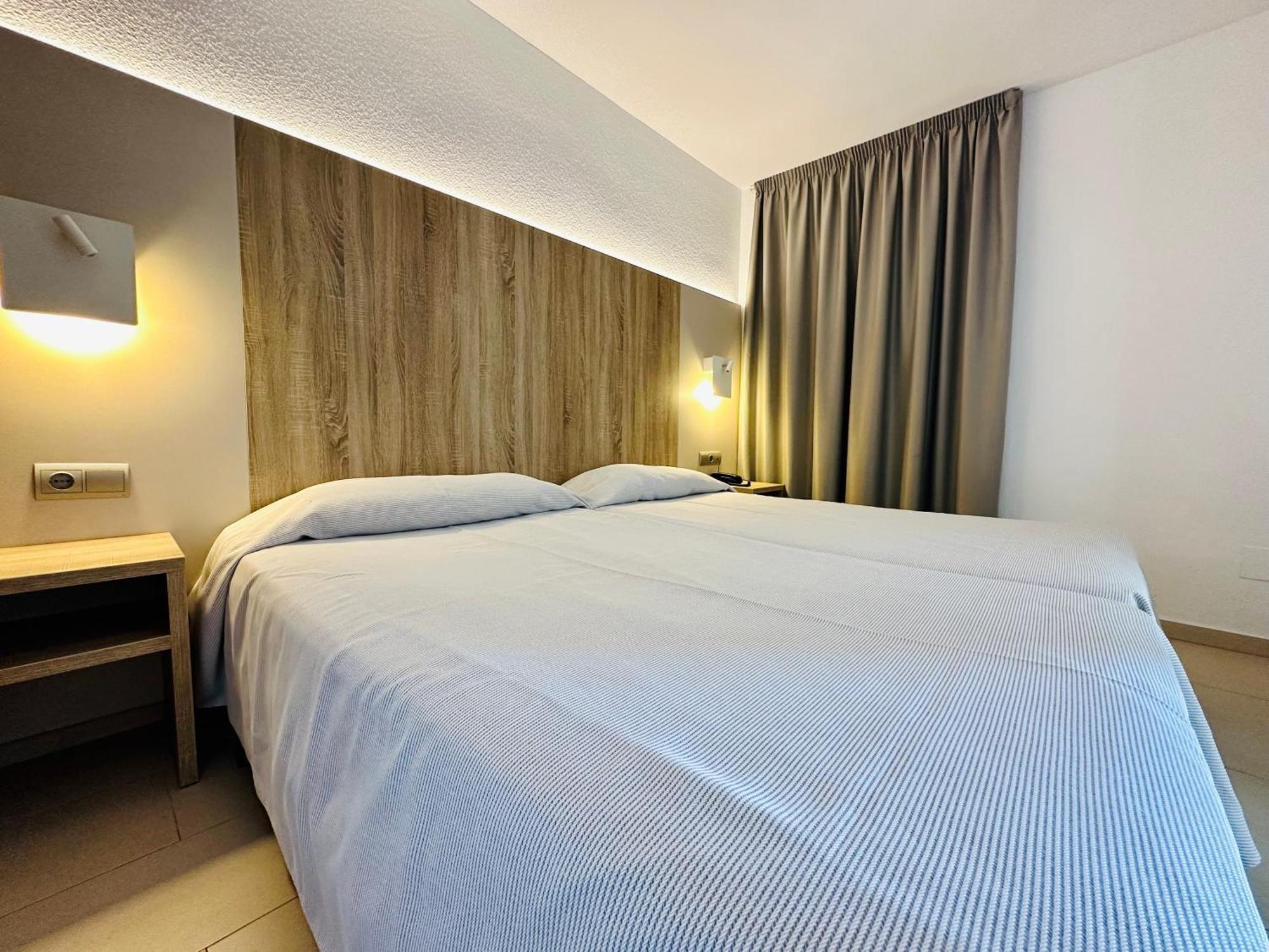פלאייה דן בוסה Apartamentos Jet - Adults Only מראה חיצוני תמונה